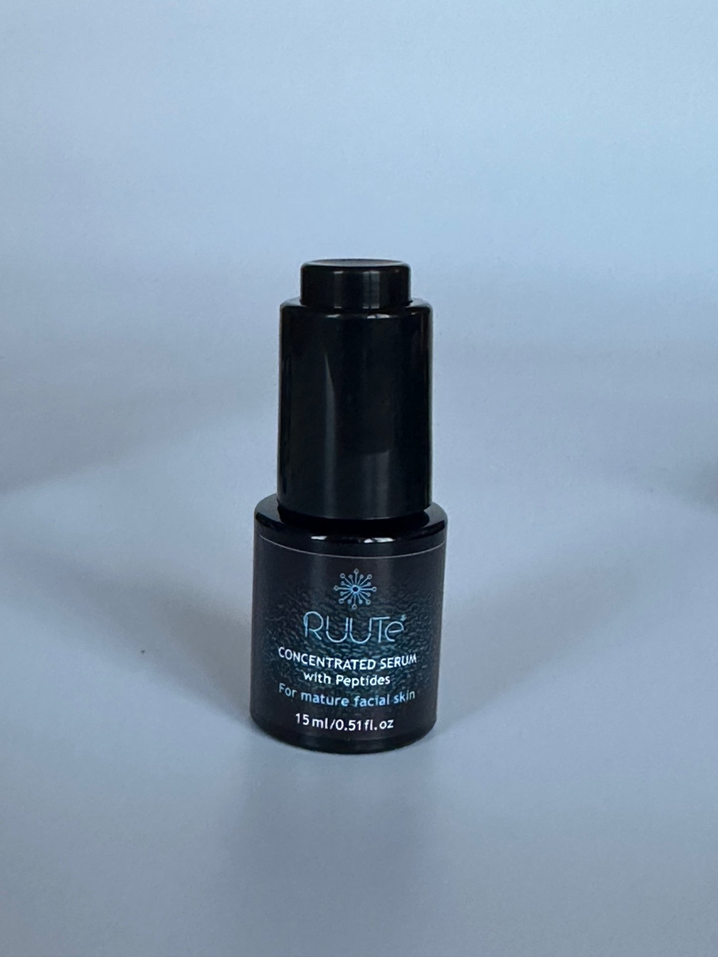 KONCENTRĒTS SERUMS ar peptīdiem 15 ml